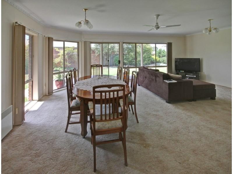 2/1 Windjammer Court, Paynesville VIC 3880