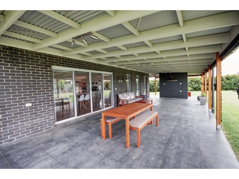 15 Riviera Close, Paynesville VIC 3880