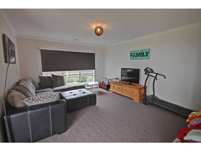 15 Riviera Close, Paynesville VIC 3880