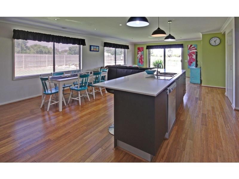 1 Magnolia Way, Paynesville VIC 3880