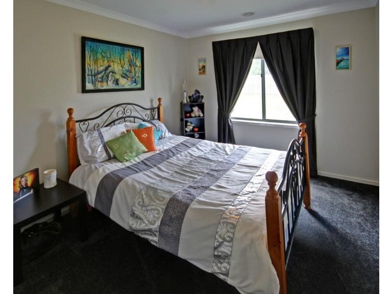 1 Magnolia Way, Paynesville VIC 3880
