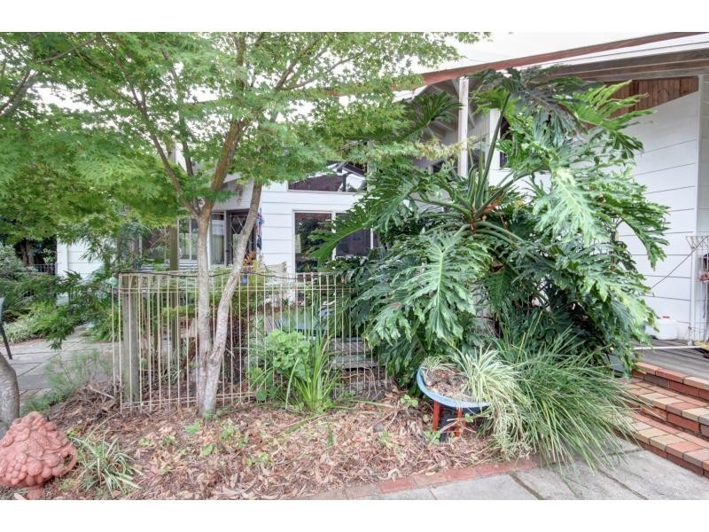 26 Tenth Avenue, Raymond Island VIC 3880