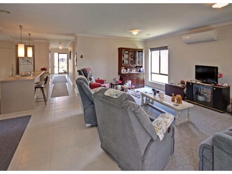 19 Phoebes Way, Bairnsdale VIC 3875