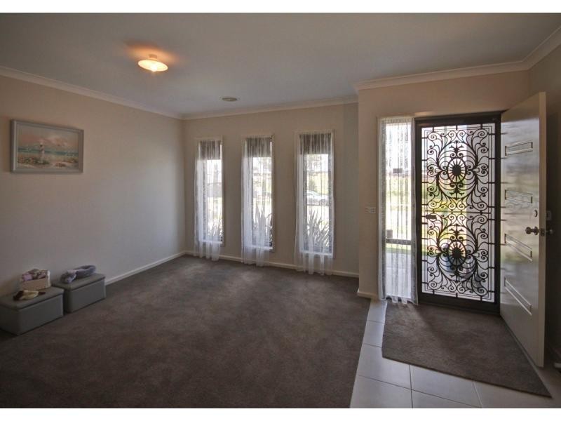 19 Phoebes Way, Bairnsdale VIC 3875