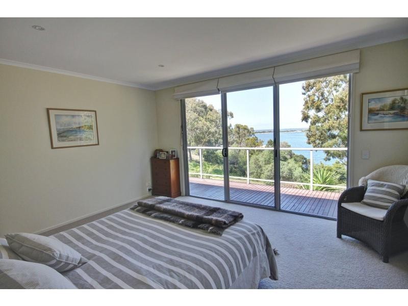 77 Newlands Drive, Paynesville VIC 3880