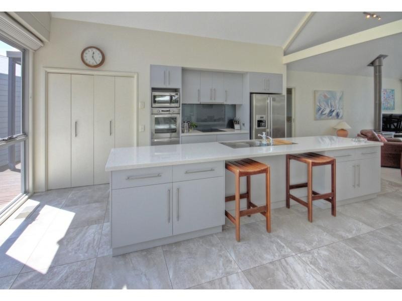 77 Newlands Drive, Paynesville VIC 3880