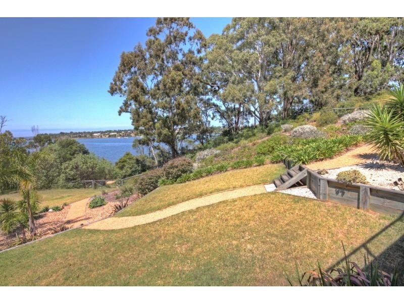 77 Newlands Drive, Paynesville VIC 3880