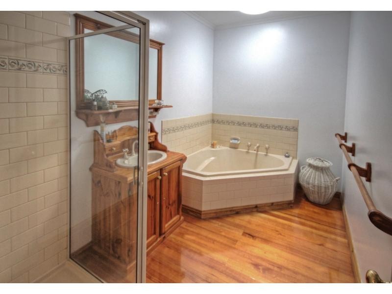 2 Kellina Court, Paynesville VIC 3880