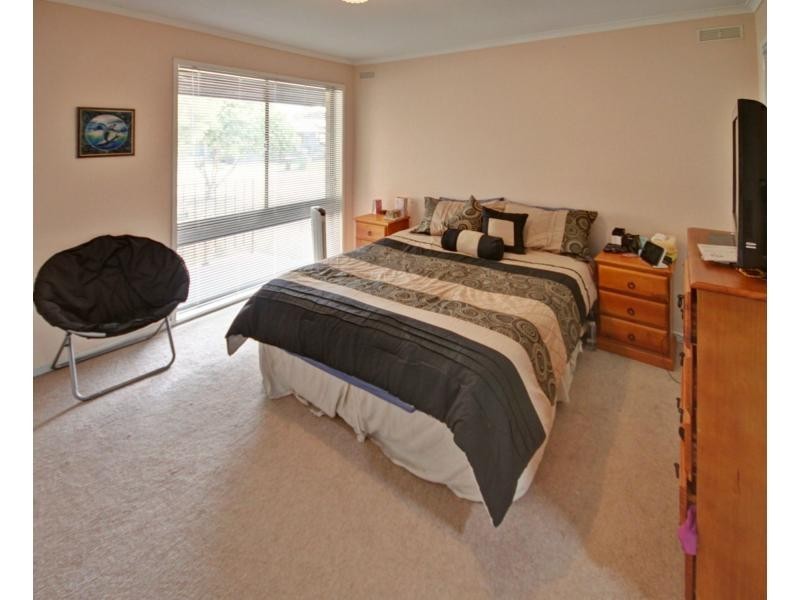 3 Riley Street, Eagle Point VIC 3878