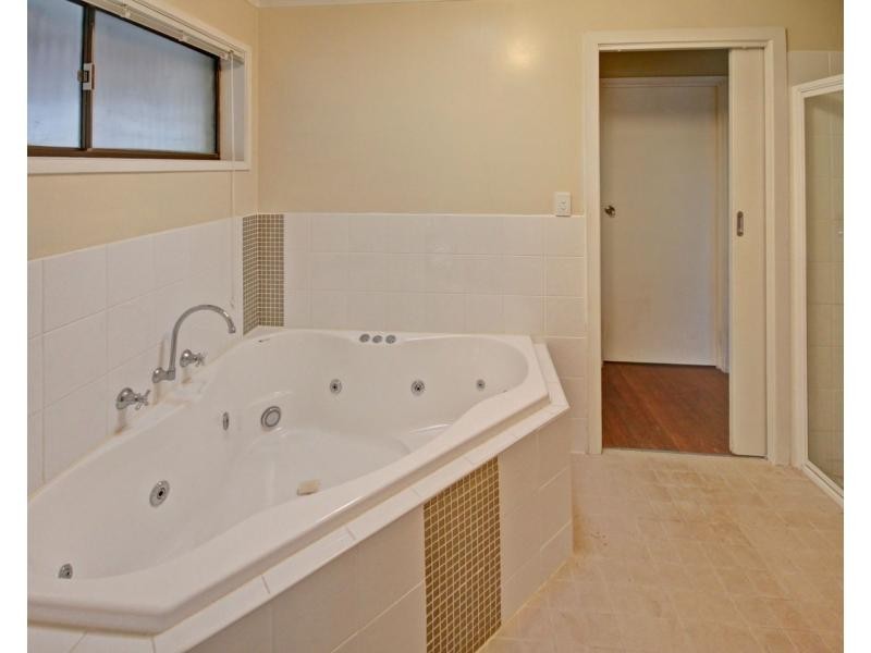 3 Riley Street, Eagle Point VIC 3878