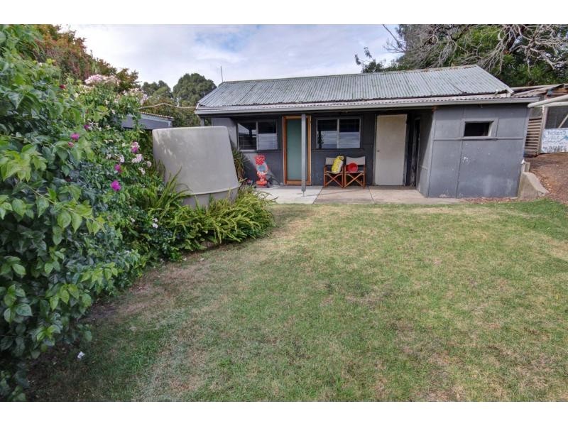 8 Millicent Court, Eagle Point VIC 3878