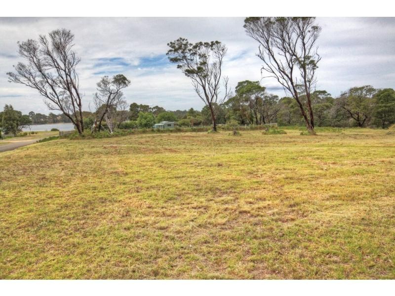 43 Lake Shore Drive, Newlands Arm, Newlands Arm VIC 3875