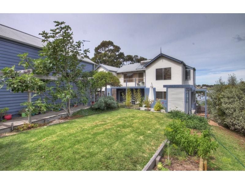 1/67A Newlands Drive, Paynesville, Paynesville VIC 3880