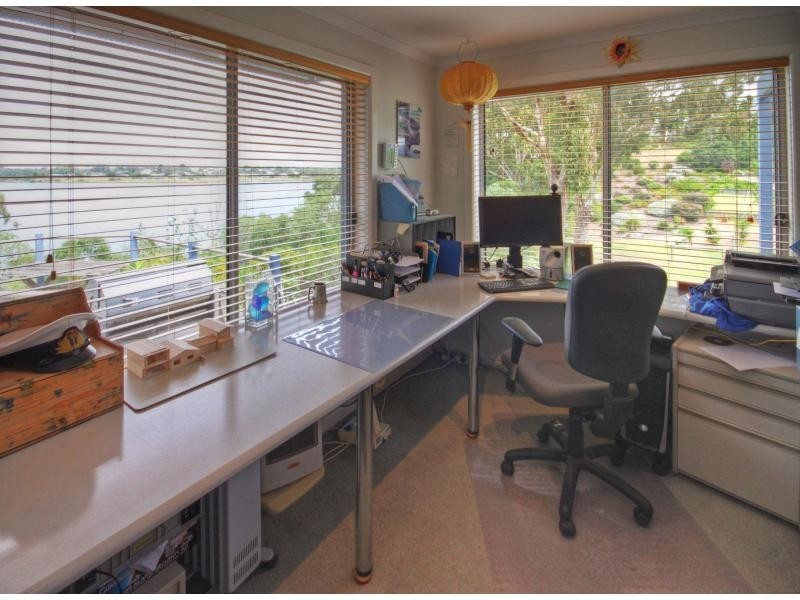 1/67A Newlands Drive, Paynesville, Paynesville VIC 3880