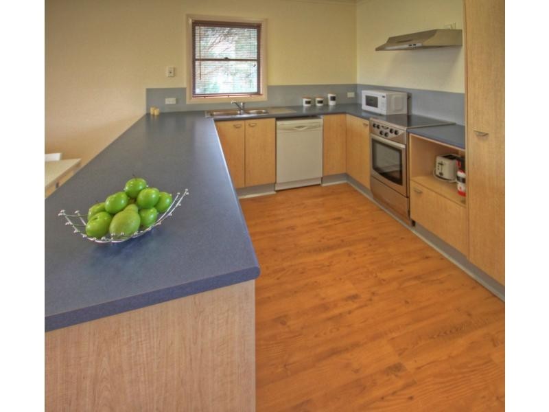 74 Eighth Avenue, Raymond Island VIC 3880