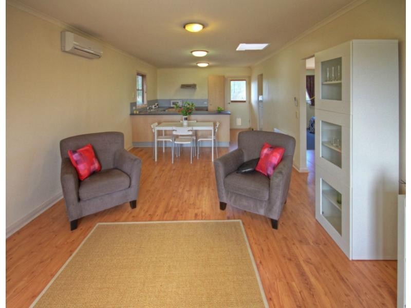 74 Eighth Avenue, Raymond Island VIC 3880