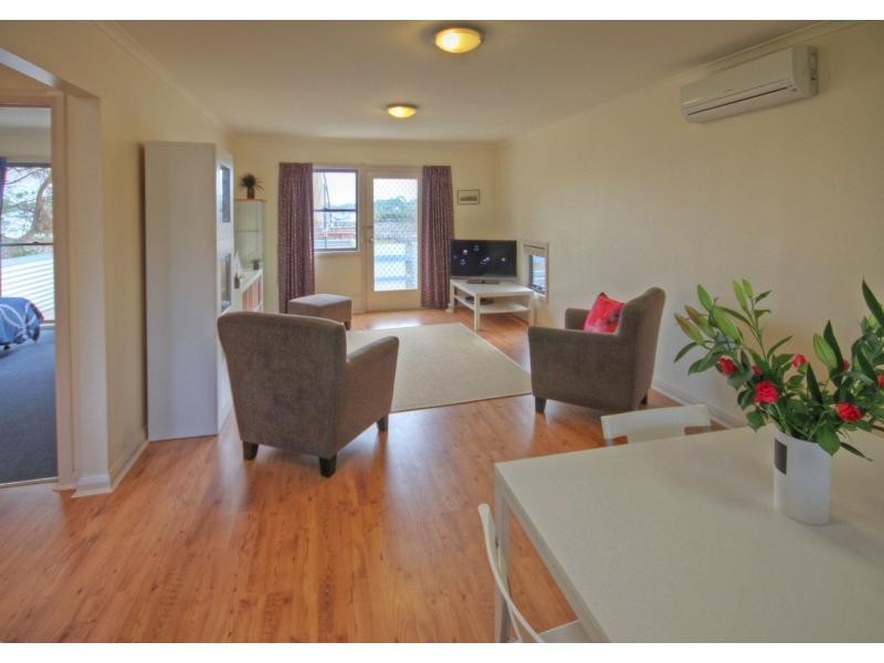 74 Eighth Avenue, Raymond Island VIC 3880