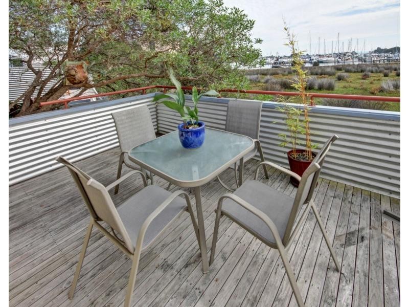 74 Eighth Avenue, Raymond Island VIC 3880