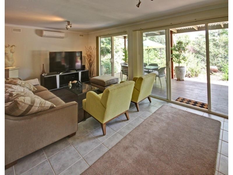 7 Fourth Avenue, Raymond Island VIC 3880