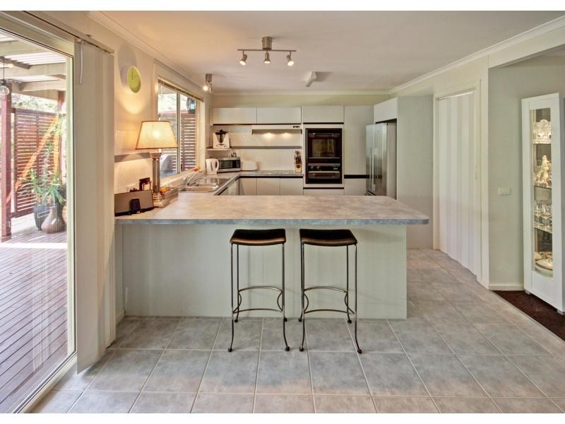 7 Fourth Avenue, Raymond Island VIC 3880