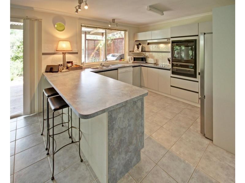 7 Fourth Avenue, Raymond Island VIC 3880