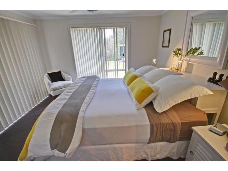 7 Fourth Avenue, Raymond Island VIC 3880