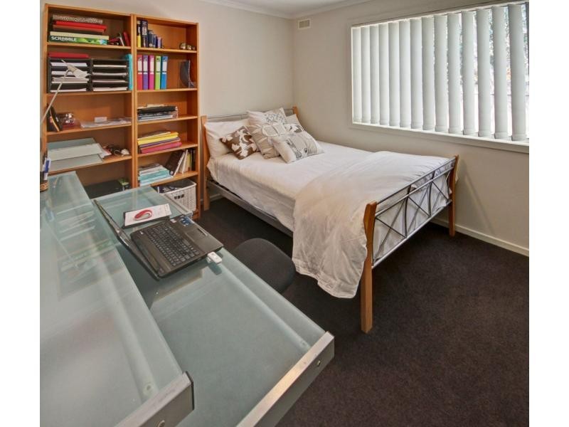 7 Fourth Avenue, Raymond Island VIC 3880