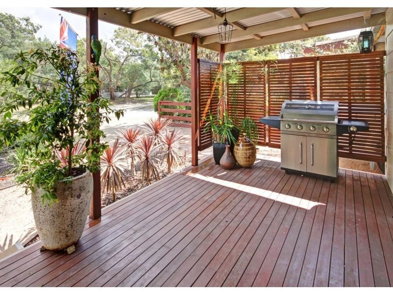 7 Fourth Avenue, Raymond Island VIC 3880