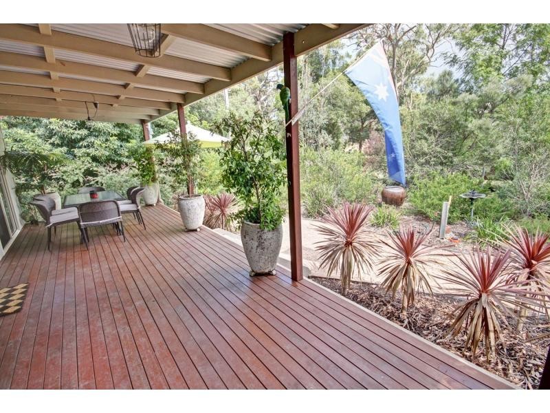 7 Fourth Avenue, Raymond Island VIC 3880