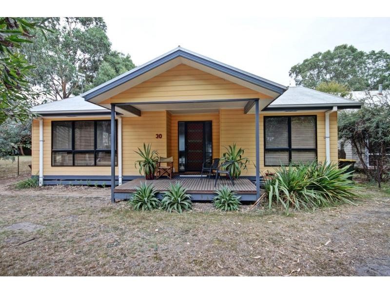 30 Seventh Parade, Raymond Island VIC 3880