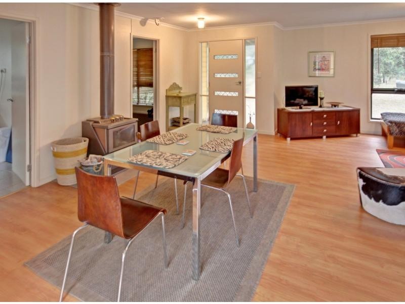 30 Seventh Parade, Raymond Island VIC 3880