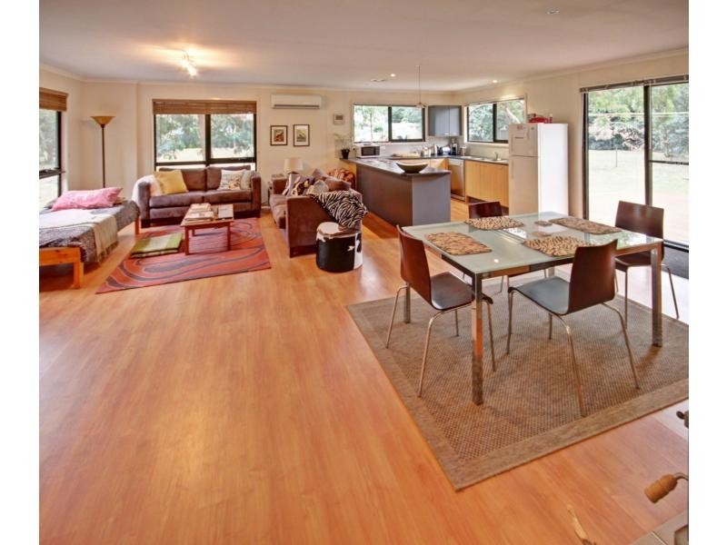 30 Seventh Parade, Raymond Island VIC 3880