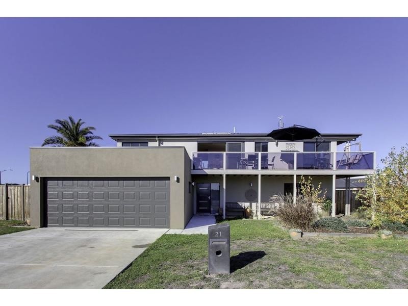 21 The Crescent, Paynesville VIC 3880