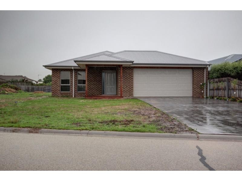 3 Canterbury Close, Eastwood VIC 3875