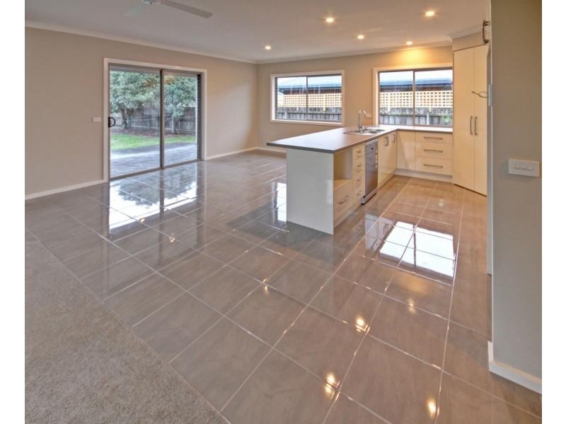 3 Canterbury Close, Eastwood VIC 3875