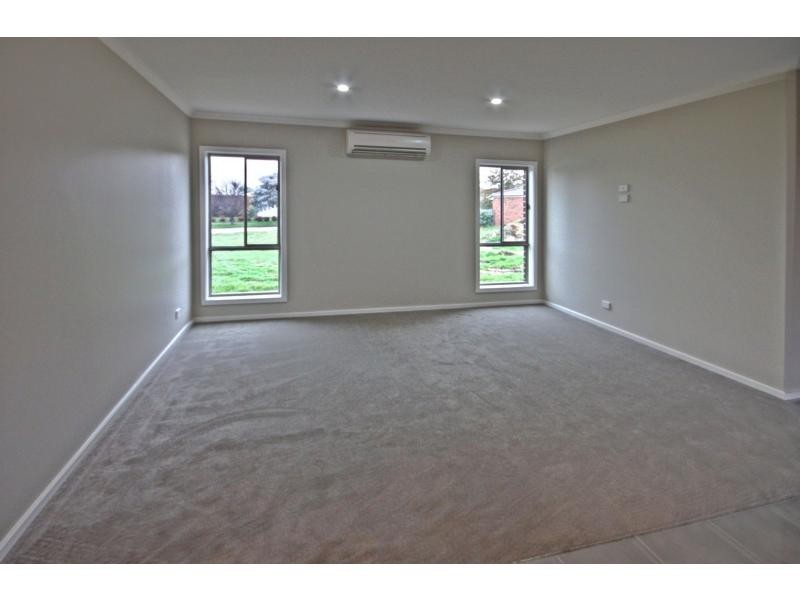 3 Canterbury Close, Eastwood VIC 3875