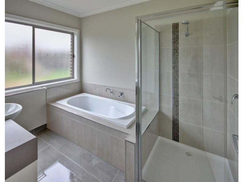 3 Canterbury Close, Eastwood VIC 3875