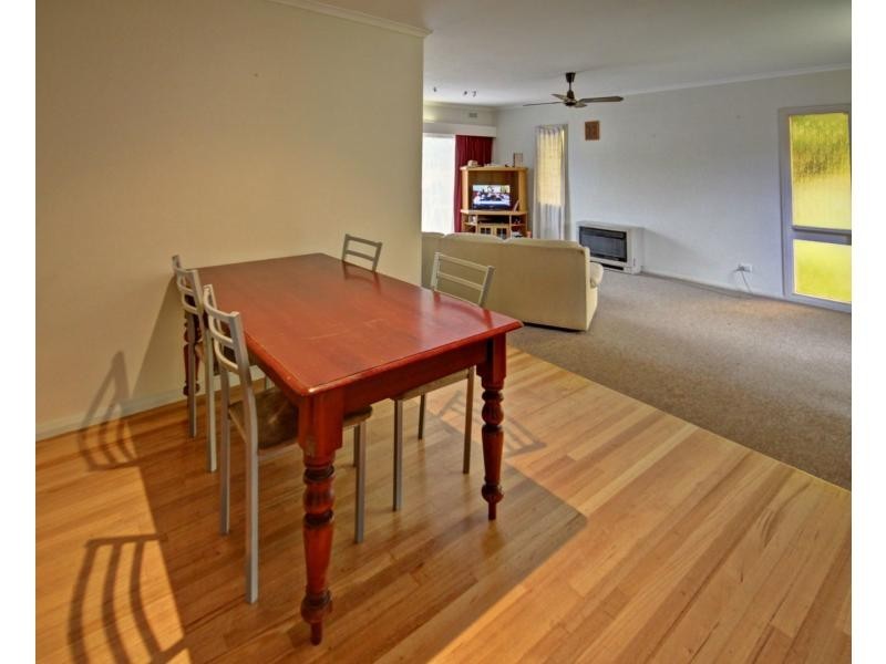 9 Rex, Paynesville VIC 3880