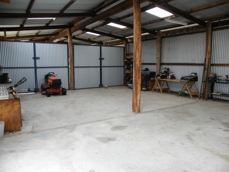 50 Gravelly Point Road, Raymond Island VIC 3880