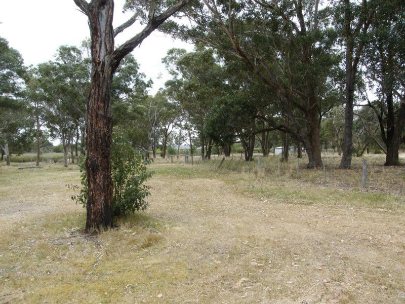 50 Gravelly Point Road, Raymond Island VIC 3880