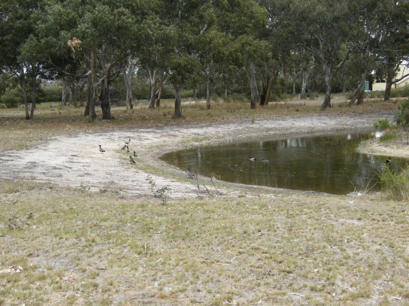 50 Gravelly Point Road, Raymond Island VIC 3880
