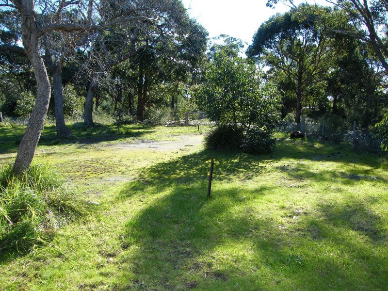 50 Gravelly Point Road, Raymond Island VIC 3880