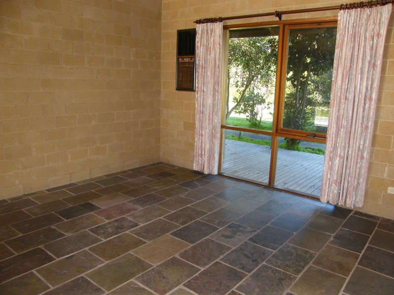 50 Gravelly Point Road, Raymond Island VIC 3880