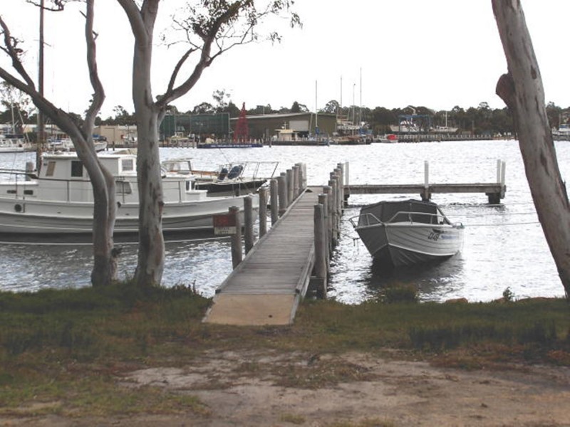 50 Gravelly Point Road, Raymond Island VIC 3880