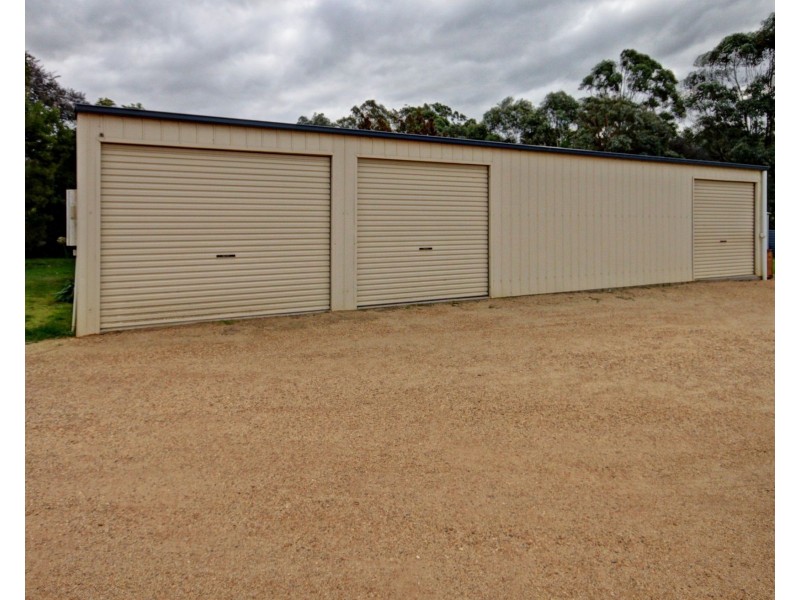 12 Boyd Court, Eagle Point VIC 3878