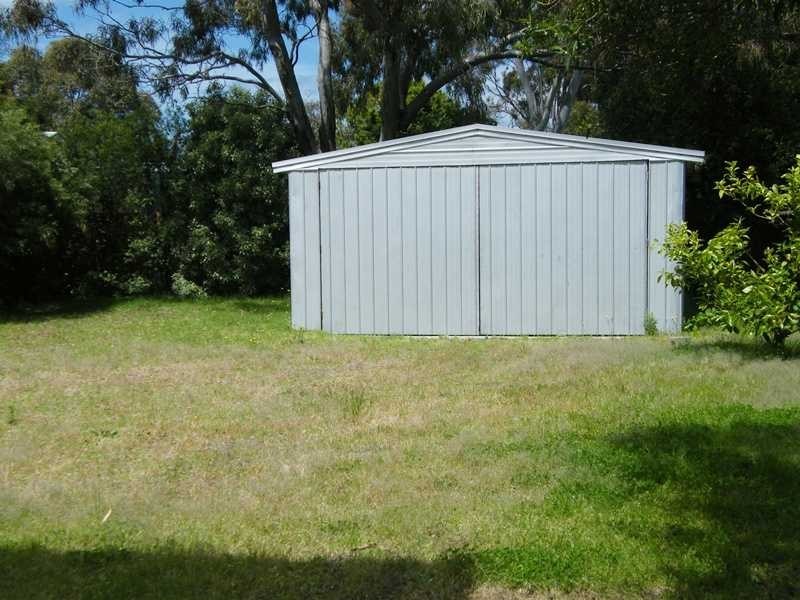 19 Fifth Parade, Raymond Island VIC 3880