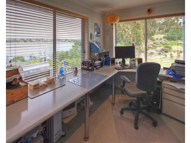 1/67A Newlands Drive, Paynesville VIC 3880