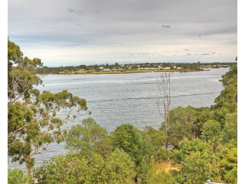 1/67A Newlands Drive, Paynesville VIC 3880