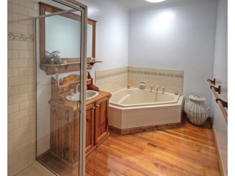 2 Kellina Court, Paynesville VIC 3880