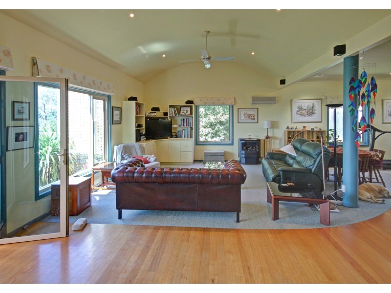 15 Windermere Terrace, Paynesville VIC 3880